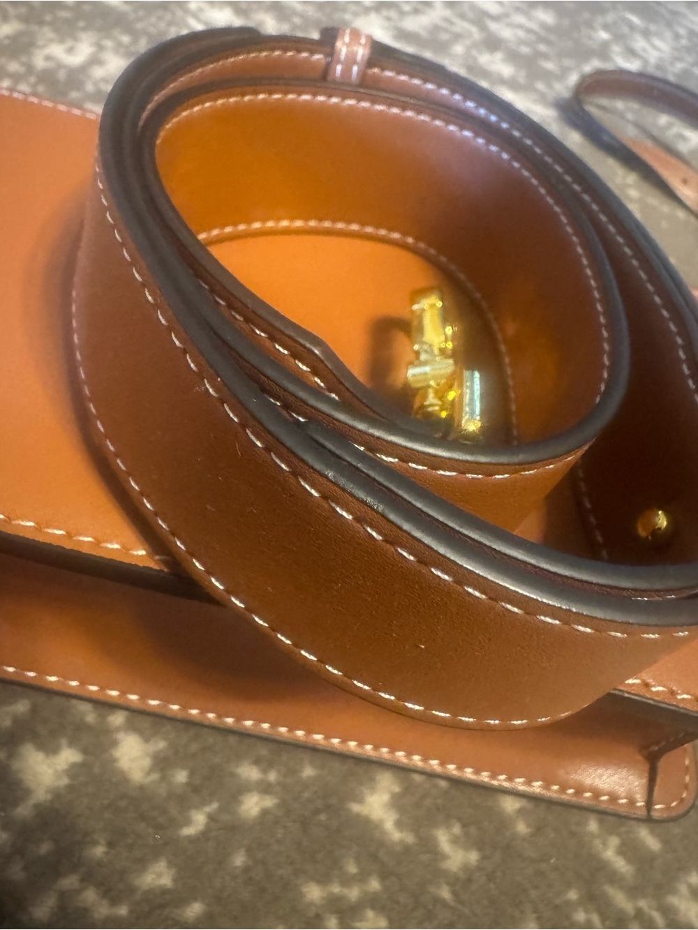Aallyn Tan Leather Crossbody Bag with Adjustable Strap brand new without tags - Picture 6 of 6